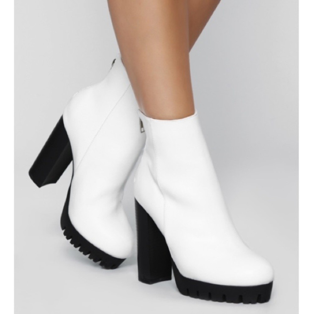 white platform boot ☁️